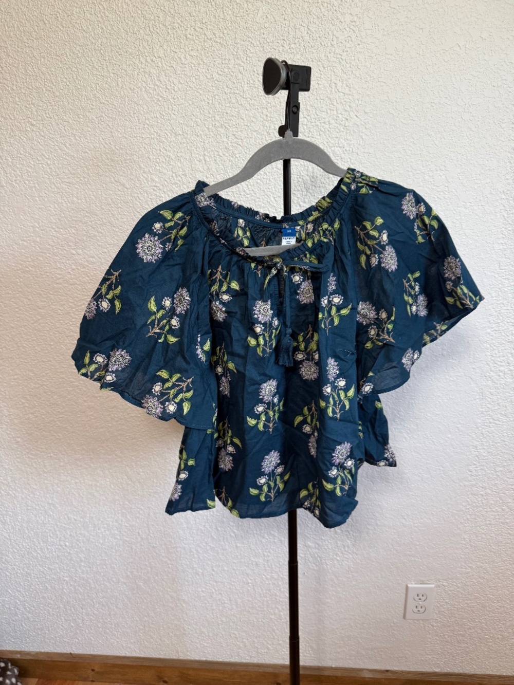 Old Navy Flutter Sleeve Floral Blouse